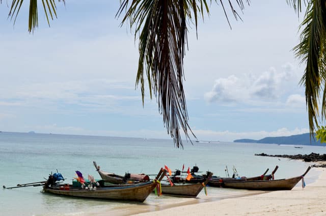 mercredie-blog-mode-voyage-thailande-plage-bateaux