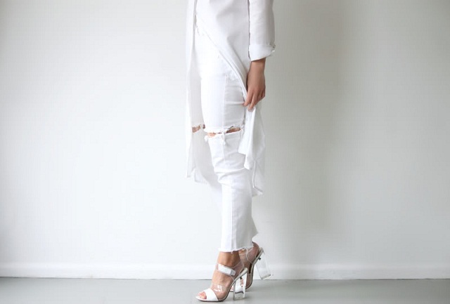 ivania-carpio-love-aesthetics-all-white-look-plastic-transparent-mercredie-blog-mode