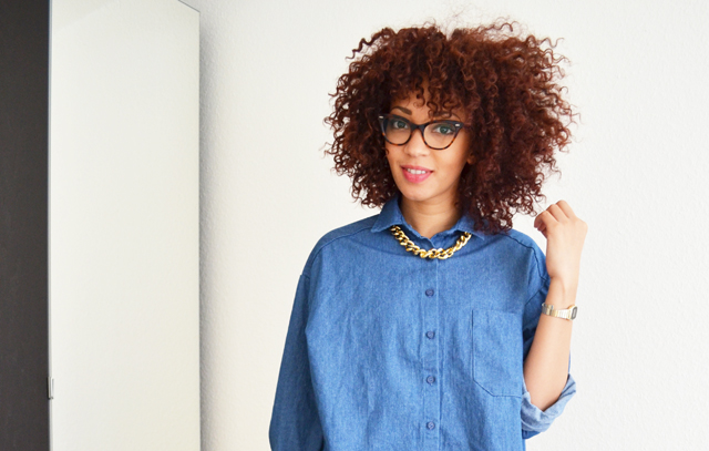 mercredie-blog-mode-chemise-denim-jean-collier-or-bling-stylenanda-coeur-dos-afro-cheveux-hair-natural-nappy-rayban-cat-eye-cateye-5226-2