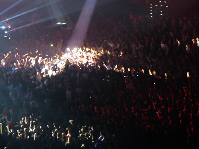 mercredie-blog-mode-Zurich-Beyonce-concert-Suisse-Hallenstadion-mrs-carter-show-live12