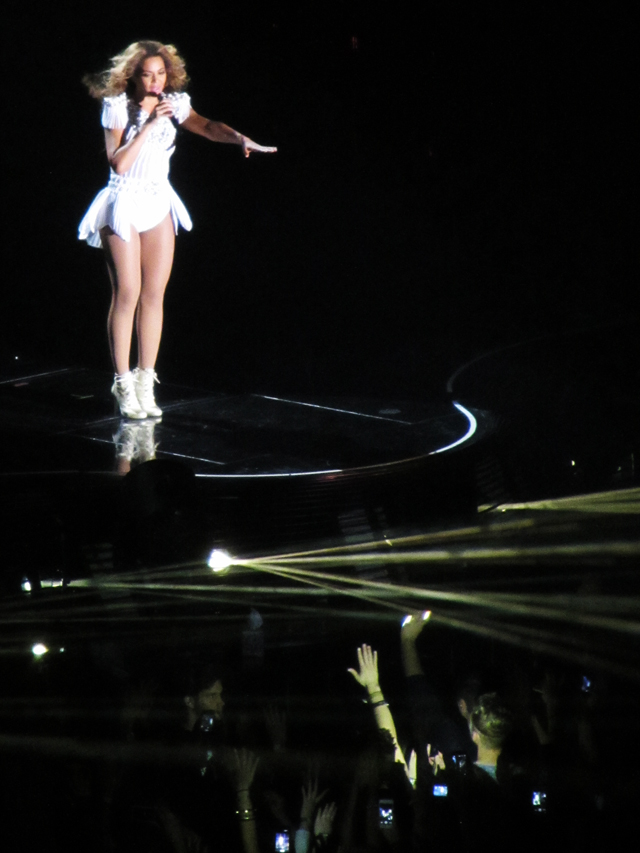 mercredie-blog-mode-Zurich-Beyonce-concert-Suisse-Hallenstadion-mrs-carter-show-live2
