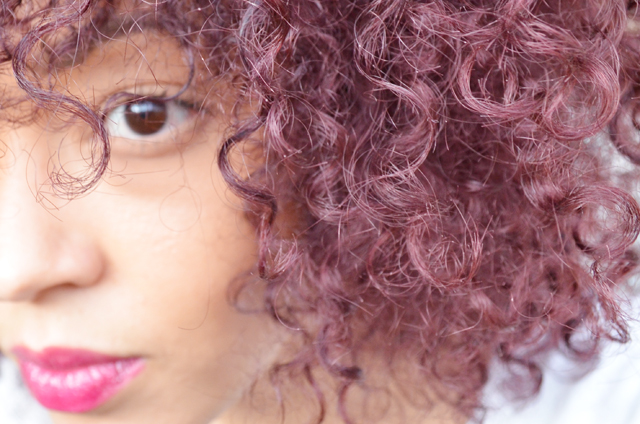 mercredie-blog-mode-beaute-cheveux-avant-apres-before-after-syoss-coloration-violet-purple-hair-dye-curly-curls-syoss-mixing-colors-prune-grenat