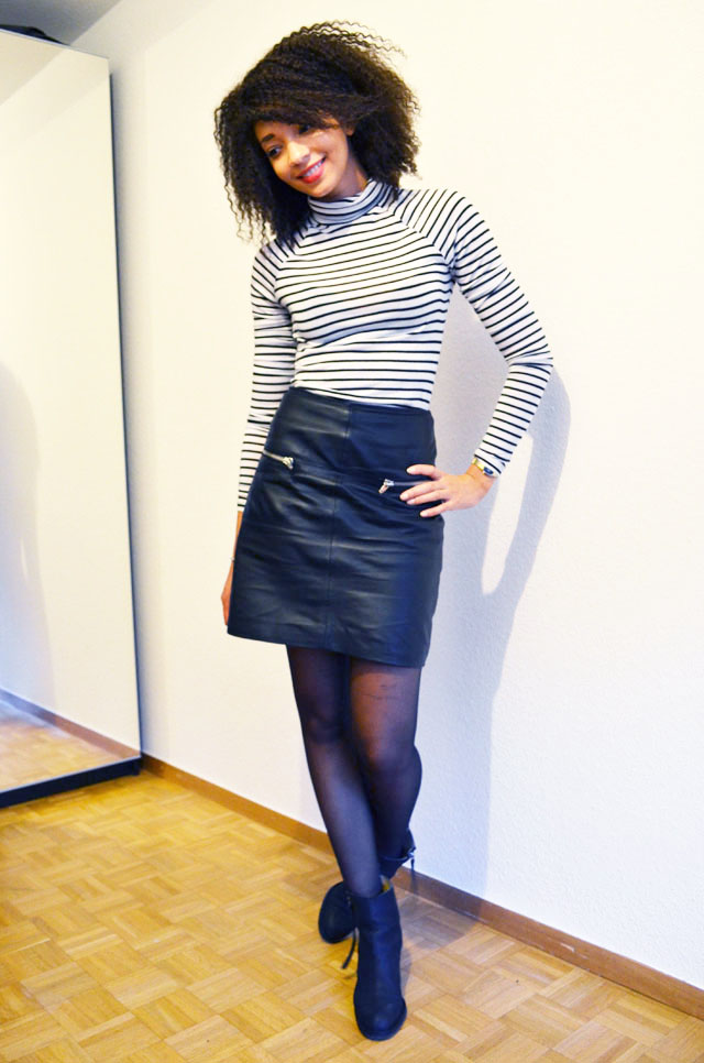 mercredie-blog-mode-geneve-suisse-mariniere-jupe-cuir-leather-skirt-pistol-acne-boots