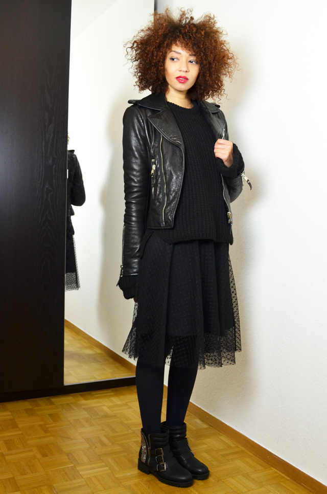mercredie-blog-mode-geneve-fashion-blogger-zara-2013-plumetis-skirt-jupe-balenciaga-biker-jacket-black-afro-hair-nappy-curls-curly