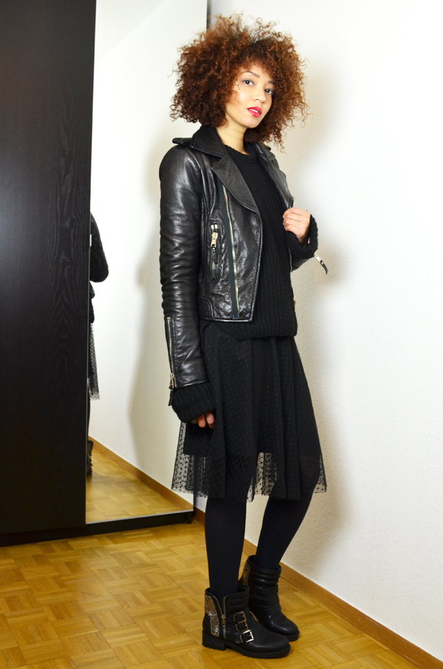 mercredie-blog-mode-geneve-fashion-blogger-zara-2013-plumetis-skirt-jupe-balenciaga-biker-jacket-black-afro-hair-nappy-curls-curly2