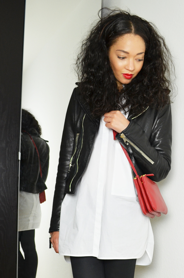 mercredie-blog-mode-geneve-suisse-chemise-blanche-oversized-white-shirt-look-outfit-inspiration-zara-slim-enduit-h&m-balenciaga-biker-jacket-leather-perfecto-celine-trio-bag-red-rouge-sac