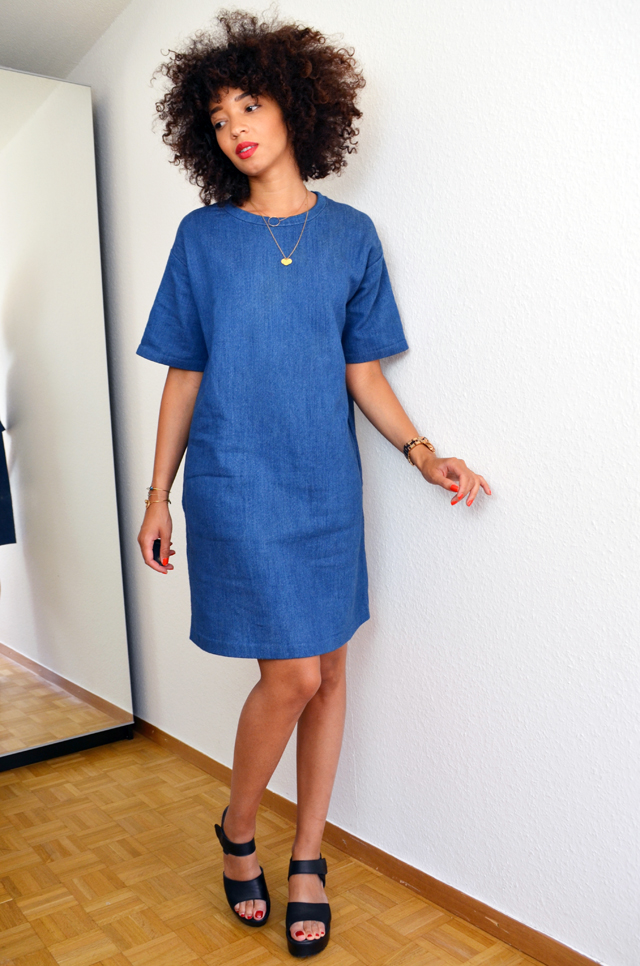 mercredie-blog-mode-geneve-robe-cos-denim-sandales-choies-black-cuir-leather-Block-Sandals-afro-cheveux-hair-natural-nappy-curly-frises3