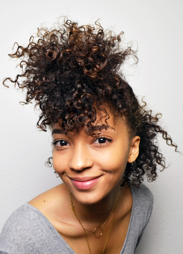 mercredie-blog-beaute-cheveux-frises-boucles-conserver-nuit-dormir-proteger-coiffure-ananas-pineapple-astuce-nappy-afro-hair-natural3