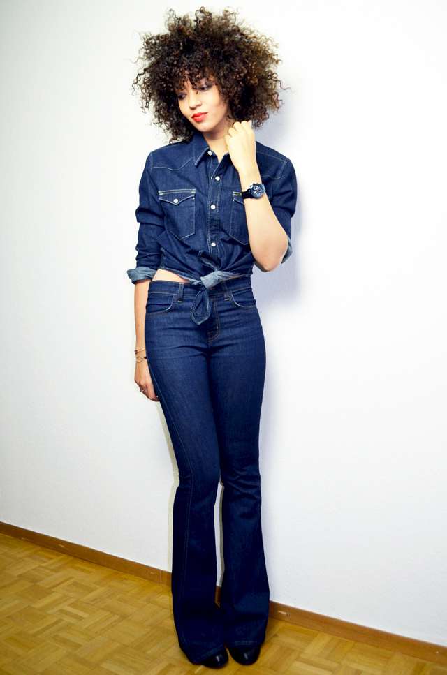 mercredie-blog-mode-guess-instant-bleu-montre-W0448L5-denim-total-look-lee-j-brand-dumbell-afro-hair-natural-nappy-curls-curly-cheveux-frises-boucles2