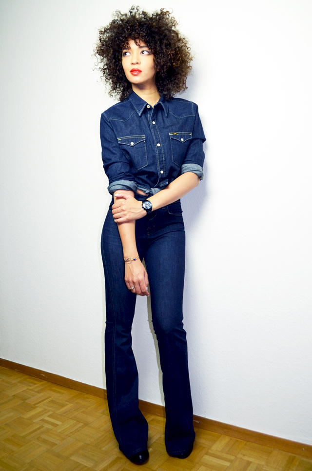 mercredie-blog-mode-guess-instant-bleu-montre-W0448L5-denim-total-look-lee-j-brand-dumbell-afro-hair-natural-nappy-curls-curly-cheveux-frises-boucles3
