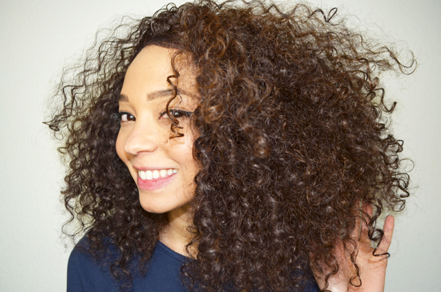 mercredie-blog-beaute-cheveux-afro-naturels-perruque-lace-wig-lacewig-jenna-lace-front-FS4:30-2