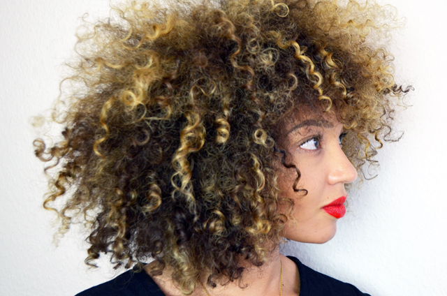 mercredie-blog-cheveux-afro-boucles-hair-natural-naturels-highlights-blond-blonde-bleached-curls-curly-3c2