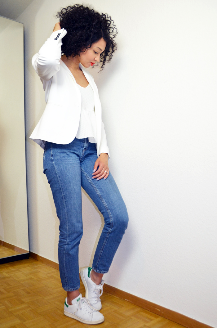 mercredie-blog-mode-suisse-geneve-jean-topshop-mom-straight-evelyn-lacewig-curly-bob-afro-hair-stan-smith-blazer-123-paris2