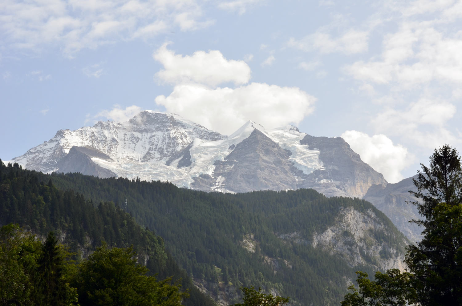 mercredie-blog-geneve-suisse-voyage-my-switzerland-grand-tour-roadtrip-europcar-accor-hotel-chutes-cascades-trummelbach-falls-Mont-Schilthorn-james-bond