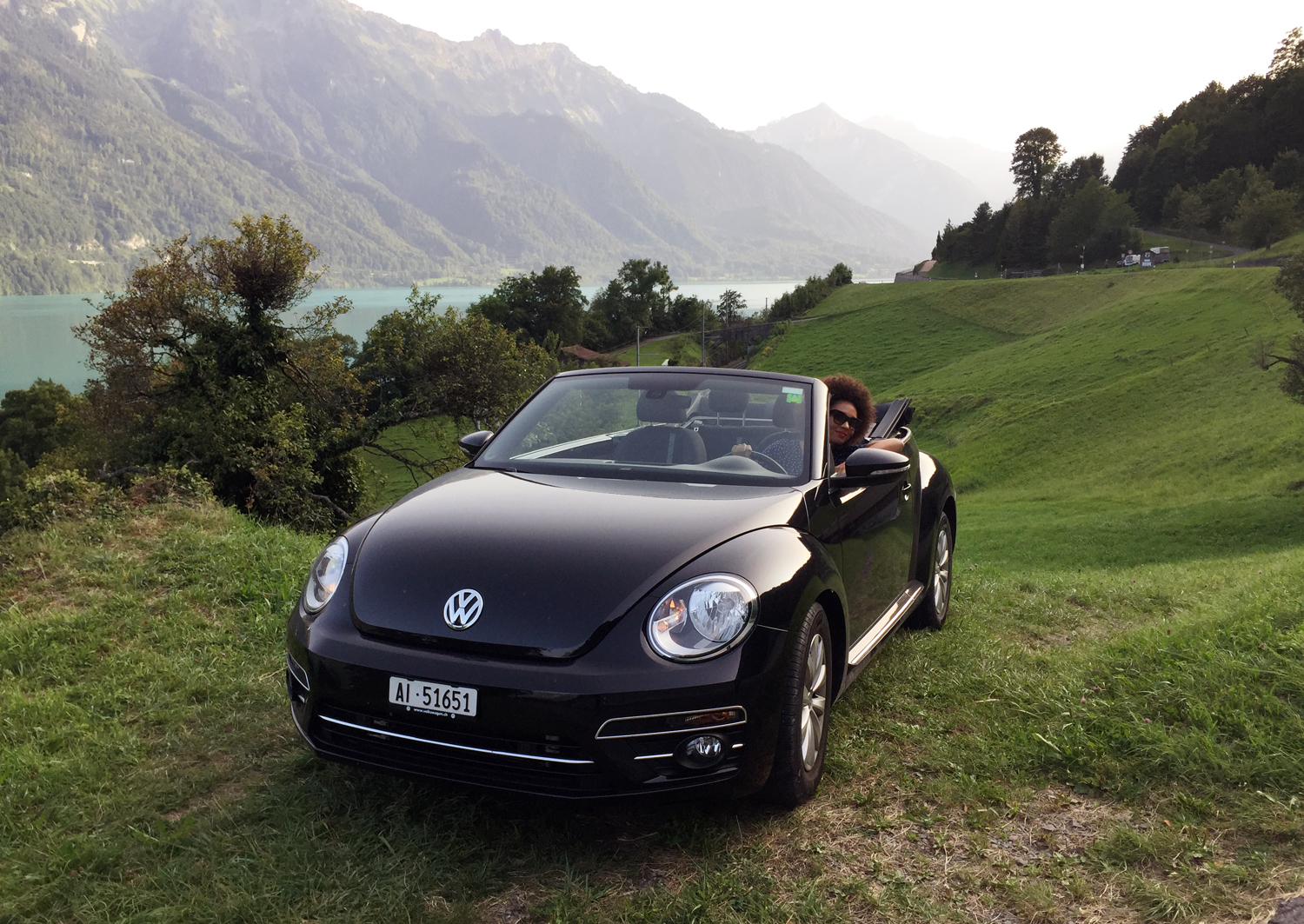 mercredie-blog-geneve-suisse-voyage-my-switzerland-grand-tour-roadtrip-europcar-accor-new-beetle-cabriolet-interlaken-decapotable